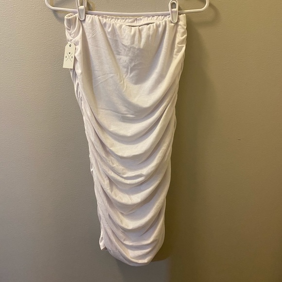 Streetwear Society Solid ruched tube dress - Picture 2 of 4